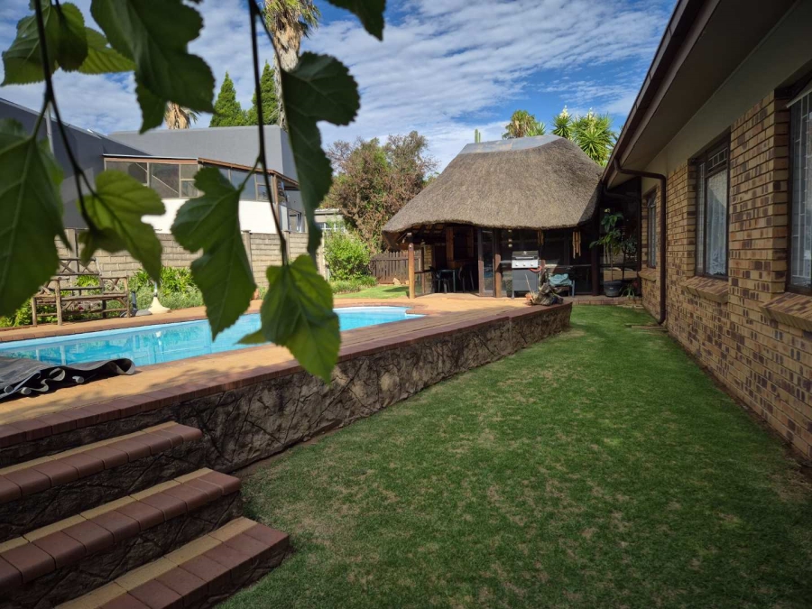 4 Bedroom Property for Sale in Heuwelsig Free State